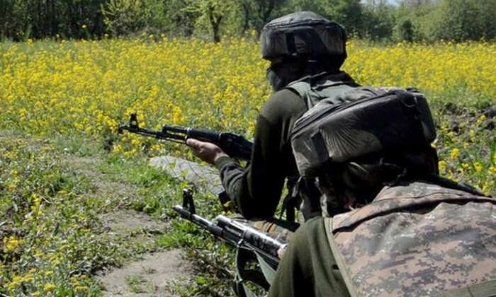 शोपियां में सुरक्षबलों और आतंकियों के बीच मुठभेड़, 1 आतंकी ढेर शोपियां में सुरक्षबलों और आतंकियों के बीच मुठभेड़, 1 आतंकी ढेर