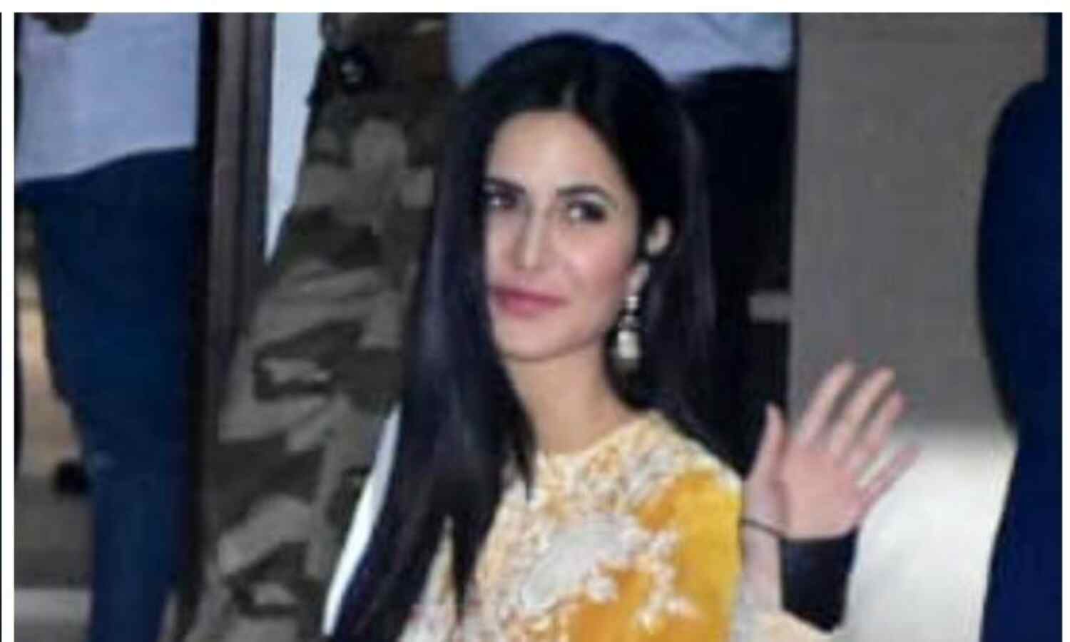 विक्की-कैट वेडिंग : शुरू हुई हल्दी सेरेमनी, शादी के बंधन में बंधेंगे कल