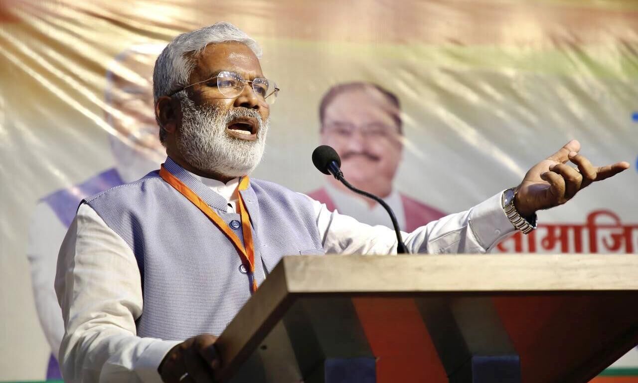 भाजपा प्रदेश अध्यक्ष ने साधा निशाना, सपा-बसपा और कांग्रेस पार्टी नहीं, चला रहीं ट्रस्ट