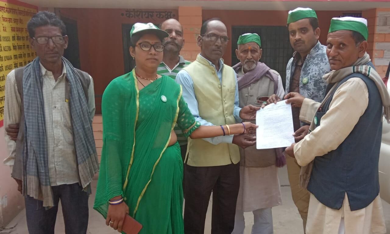 बांदा : भाकियू ने बैठक कर पांच सूत्रीय मांगपत्र सौंपा बांदा : भाकियू ने बैठक कर पांच सूत्रीय मांगपत्र सौंपा