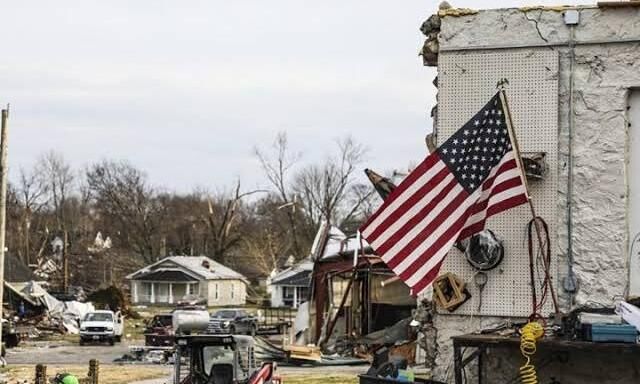 अमेरिका के 5 राज्यों में तूफ़ान से तबाही,  100 से ज्यादा लोगों के मरने की आशंका