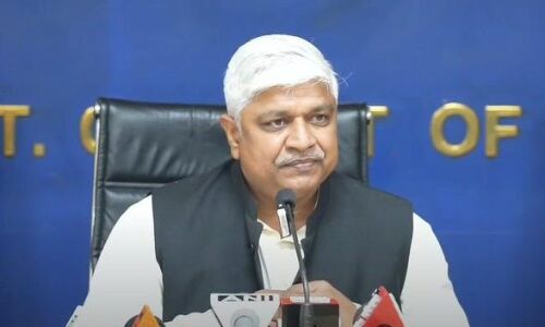 दिल्ली सरकार ने कोरोना मृतकों के परिजनों को दी वित्तीय सहायता