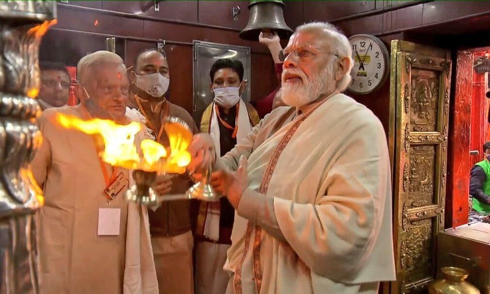 प्रधानमंत्री ने काल भैरव मंदिर में की पूजा, अनुमति लेकर पैदल विश्वनाथ धाम चले