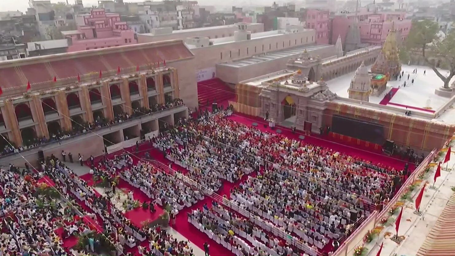 प्रधानमंत्री मोदी ने देश को सौंपा भव्य विश्वनाथ धाम, देखें तस्वीरें