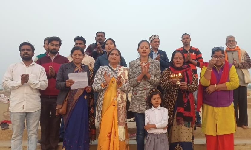श्रद्धालुओं ने केन नदी की उतारी मंगल आरती श्रद्धालुओं ने केन नदी की उतारी मंगल आरती