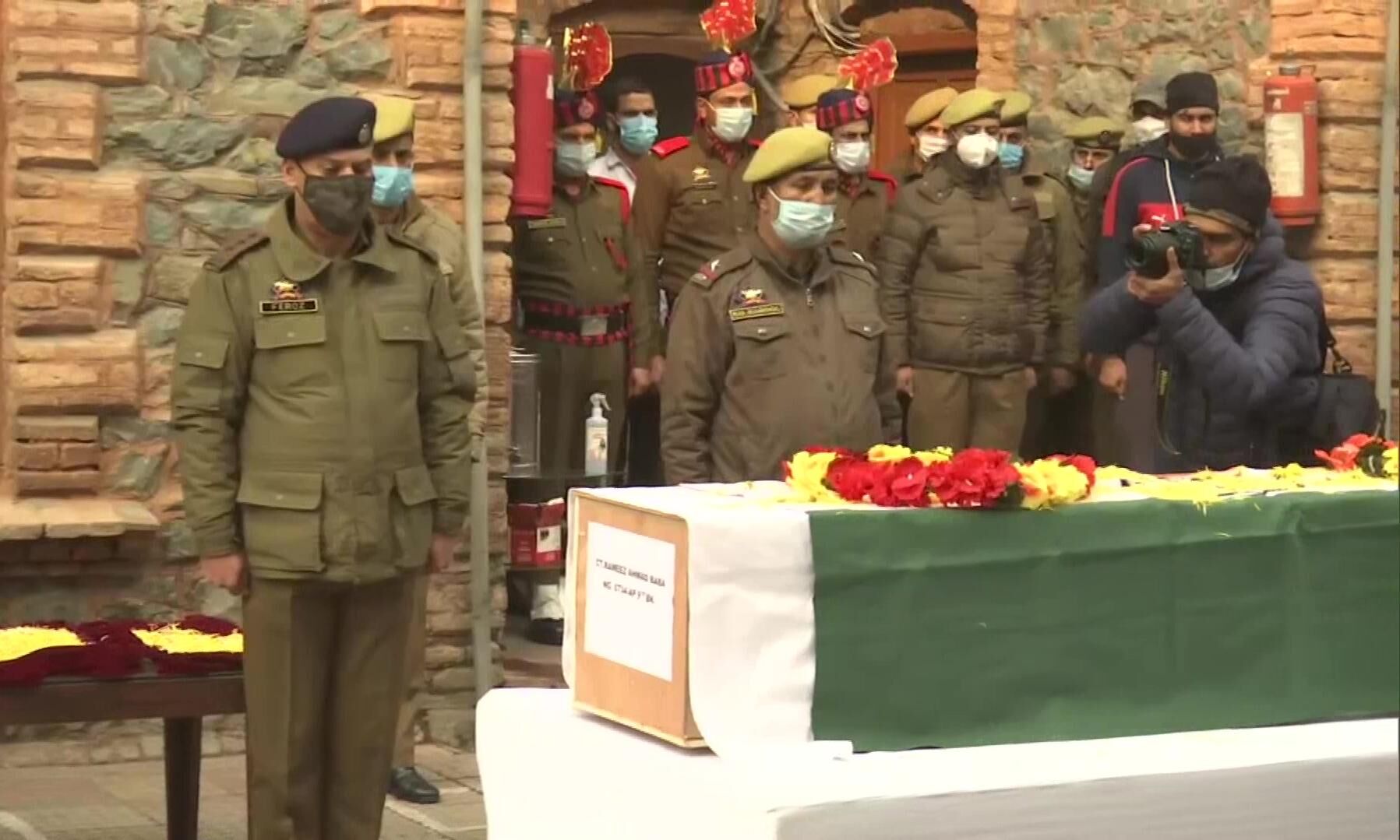 श्रीनगर हमले में 1 और जवान ने तोड़ा दम, शहीदों की संख्या हुई तीन