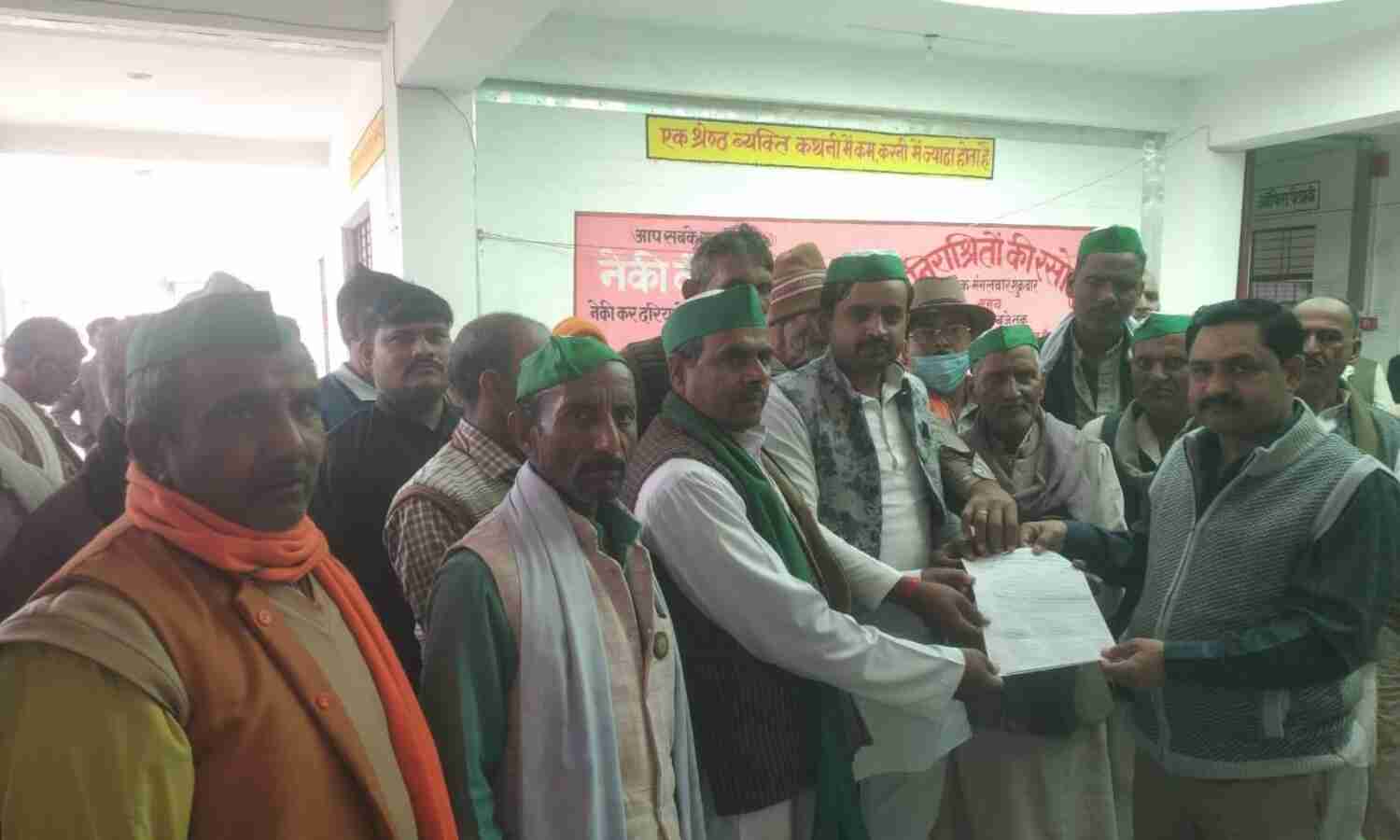 भारतीय किसान यूनियन ने तहसीलदार को सौंपा ज्ञापन