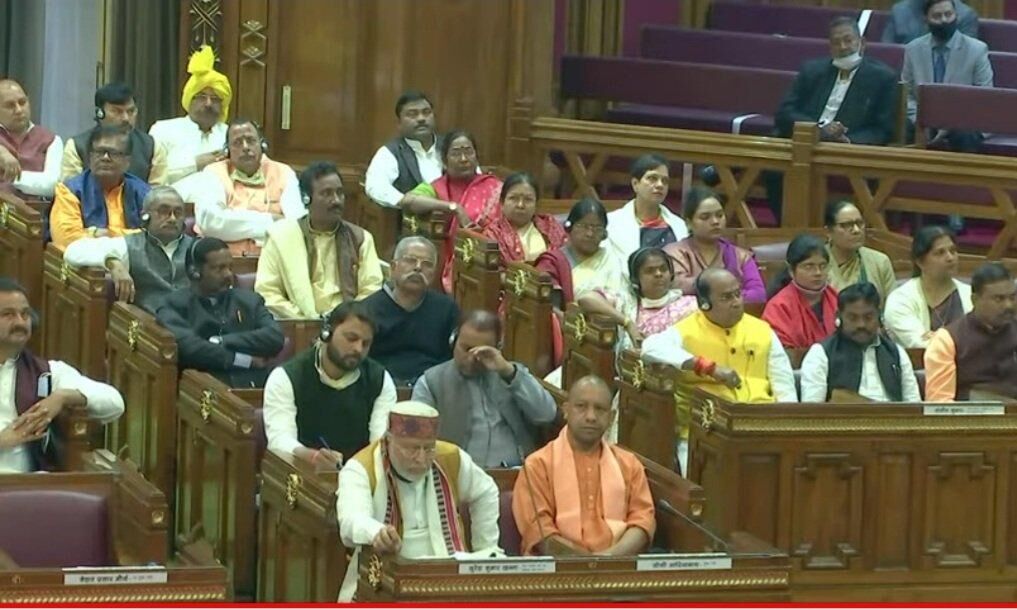 योगी सरकार ने किसानों के लिए खोला खजाना, विधानसभा में पेश किया अनुपूरक बजट