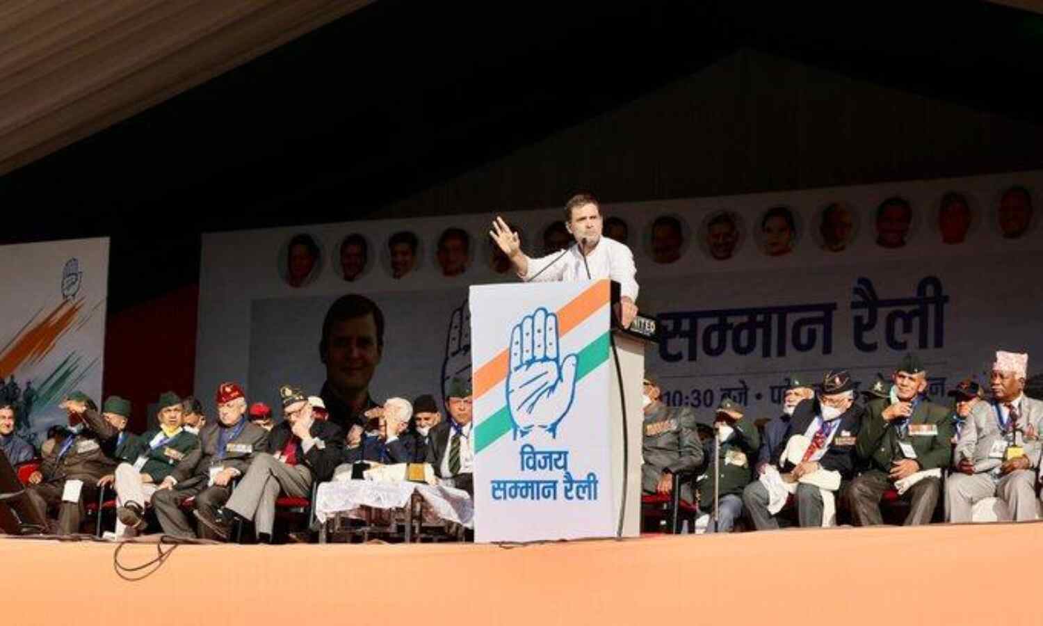 राहुल ने उत्तराखंड में फूंका चनावी शंख, कहा- मेरे परिवार और आपका कुर्बानी का रिश्ता राहुल ने उत्तराखंड में फूंका चनावी शंख, कहा- मेरे परिवार और आपका कुर्बानी का रिश्ता