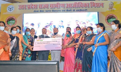 मास्‍क का निर्माण कर प्रतिमाह छह हजार रुपये हो रही महिलाओं की आमदनी