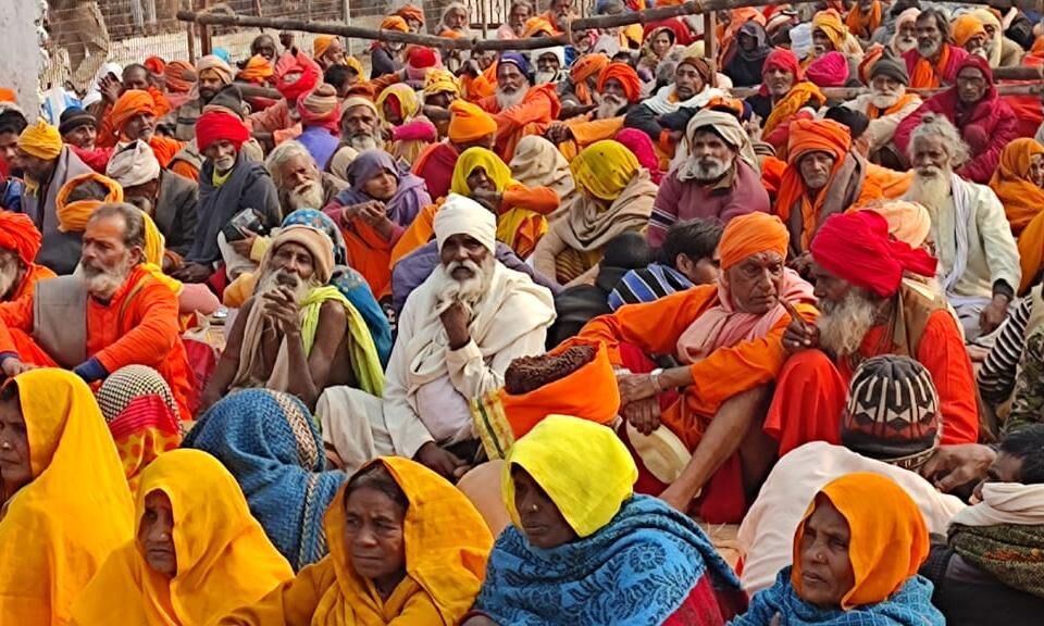 सिमौनी मेला में उमडे़ श्रद्धालु, दर्शन को जमा रही भीड़, ग्रामीणों ने की खरीददारी सिमौनी मेला में उमडे़ श्रद्धालु, दर्शन को जमा रही भीड़, ग्रामीणों ने की खरीददारी