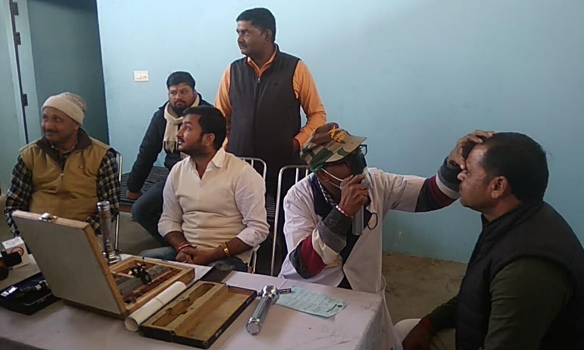 मटौंध में निःशुल्क नेत्र शिविर में ढाई सौ मरीजों का हुआ परीक्षण