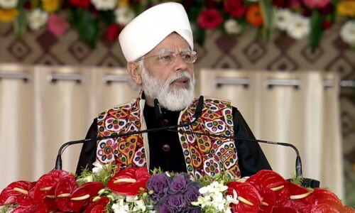 गाय कुछ लोगों के लिए गुनाह हो सकती है, हमारे लिए माता है, पूजनीय है : प्रधानमंत्री