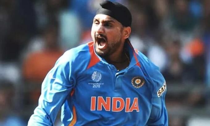 हरभजन सिंह ने क्रिकेट को कहा- गुडबाय, शानदार उपलब्धियों से भरा है करियर