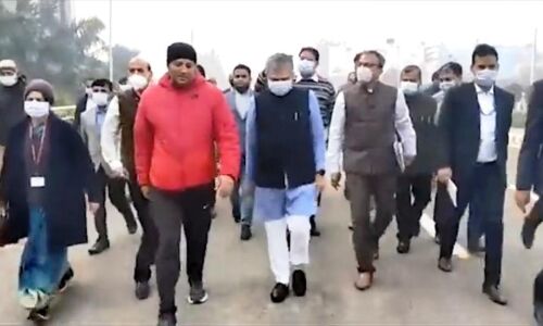 रेलमंत्री ने किया निरिक्षण, कहा-  निजीकरण का भ्रम फैलाने वालों पर विश्वास ना कीजिए