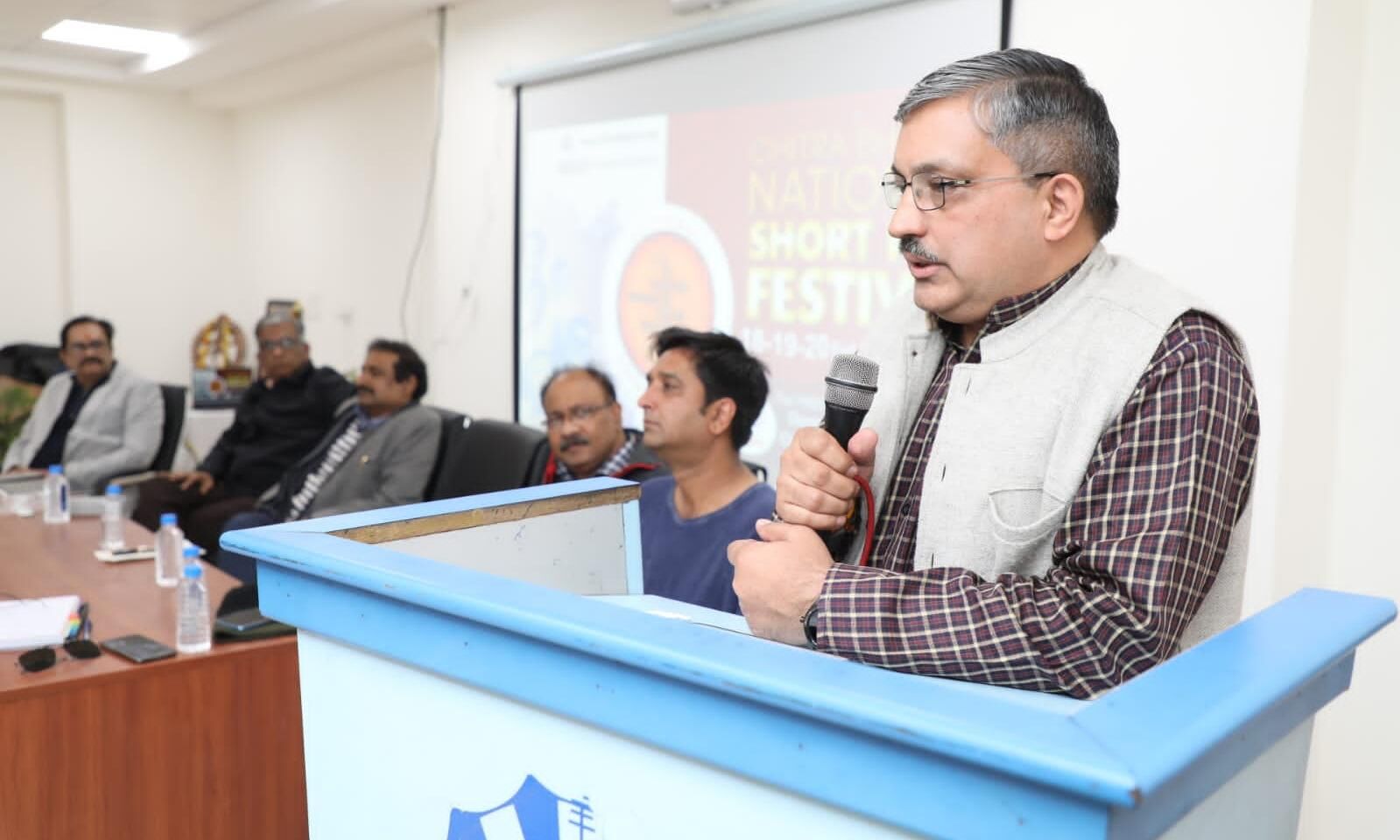 फिल्म क्षेत्र में बढ़े भारतीय संस्कृति एवं मूल्य : श्री नरेन्द्र ठाकुर