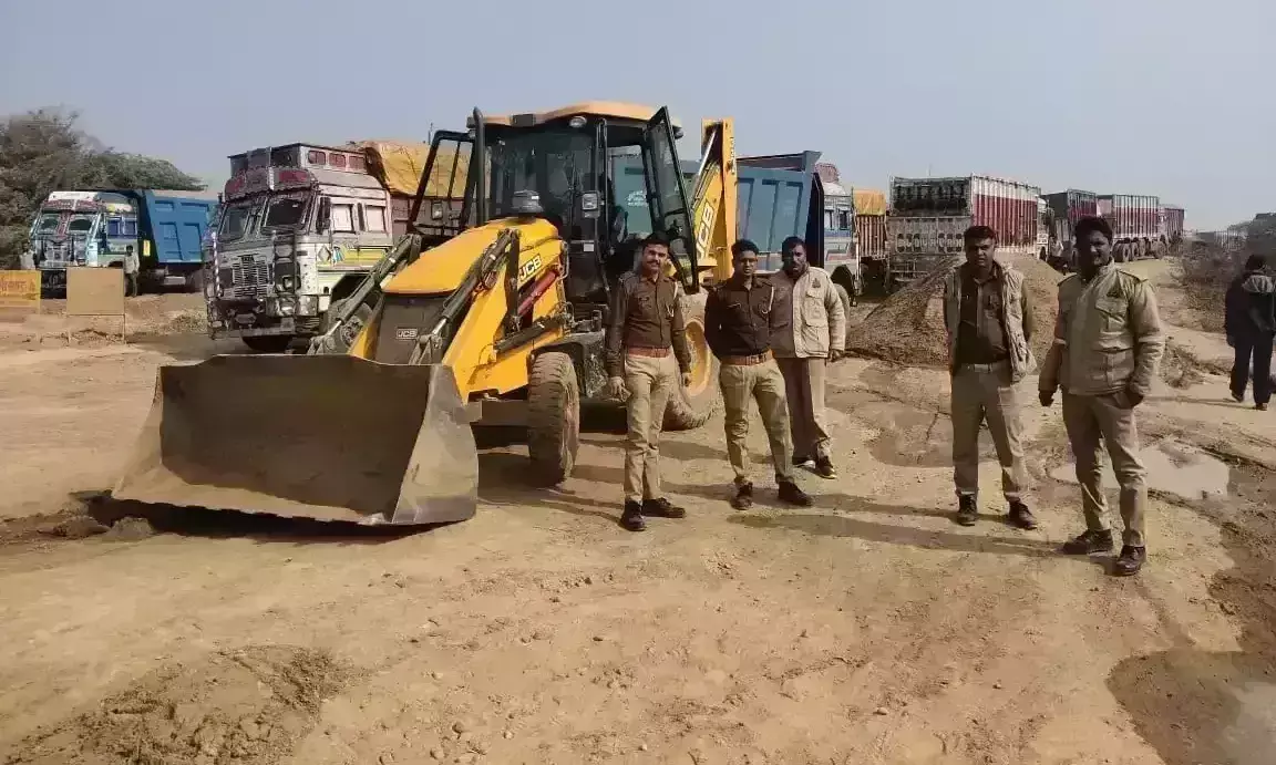 एएसपी, एसडीएम की टीम ने पकड़े 109 ओवरलोड ट्रक एएसपी, एसडीएम की टीम ने पकड़े 109 ओवरलोड ट्रक