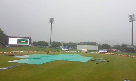 बारिश से बाधित हुआ दूसरे दिन का खेल, देर से शुरू होगा मैच