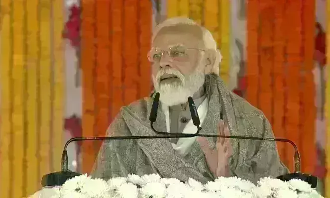 प्रधानमंत्री का सपा पर तंज, कहा- पिछली सरकार के भ्रष्टाचार के इत्र की खुशबू आ रही है