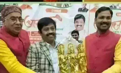 अखिलेश यादव वोट की खातिर ओसामा बिन लादेन को पिता की संज्ञा दे सकते हैं : नंदी अखिलेश यादव वोट की खातिर ओसामा बिन लादेन को पिता की संज्ञा दे सकते हैं : नंदी