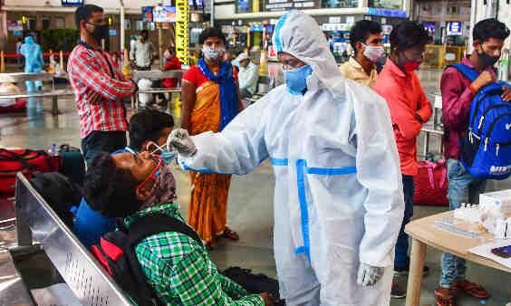 दिल्ली में संक्रमण दर 4.59% हुई,  6 महीने बाद 24 घंटों में 3 हजार से अधिक मरीज