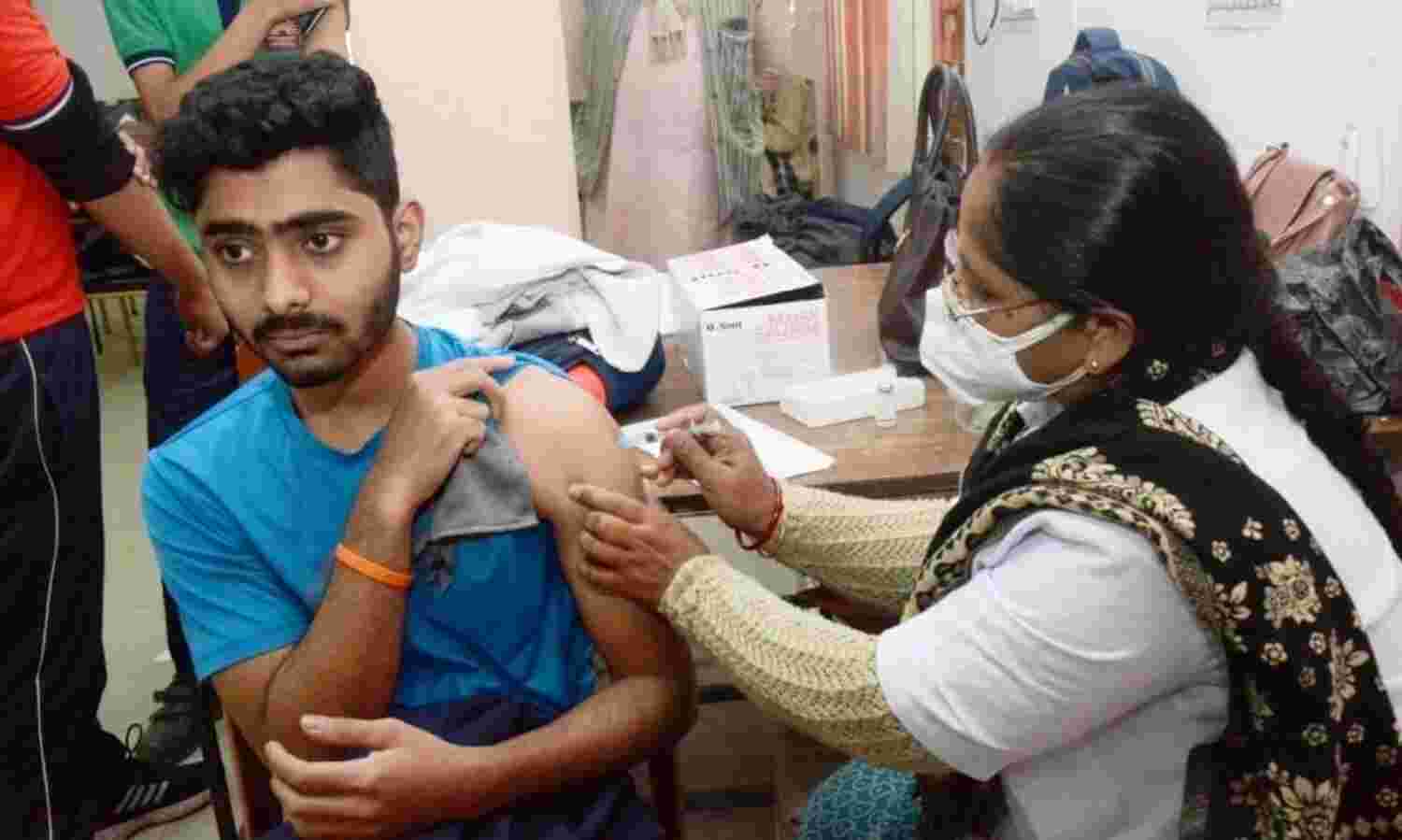 ग्वालियर में 23 हजार बच्चों को लगी वैक्सीन की पहली डोज