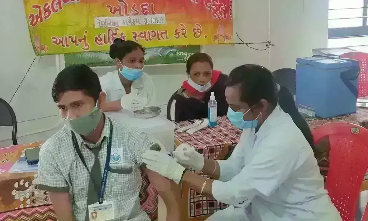 देश में 1 करोड़ बच्चों को लगा कोरोना टीका, स्वास्थ्य मंत्री ने दी बधाई