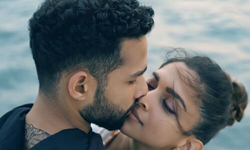 दीपिका के जन्मदिन पर गहराइयां का पोस्टर रिलीज, इस.. दिन रिलीज होगी फिल्म