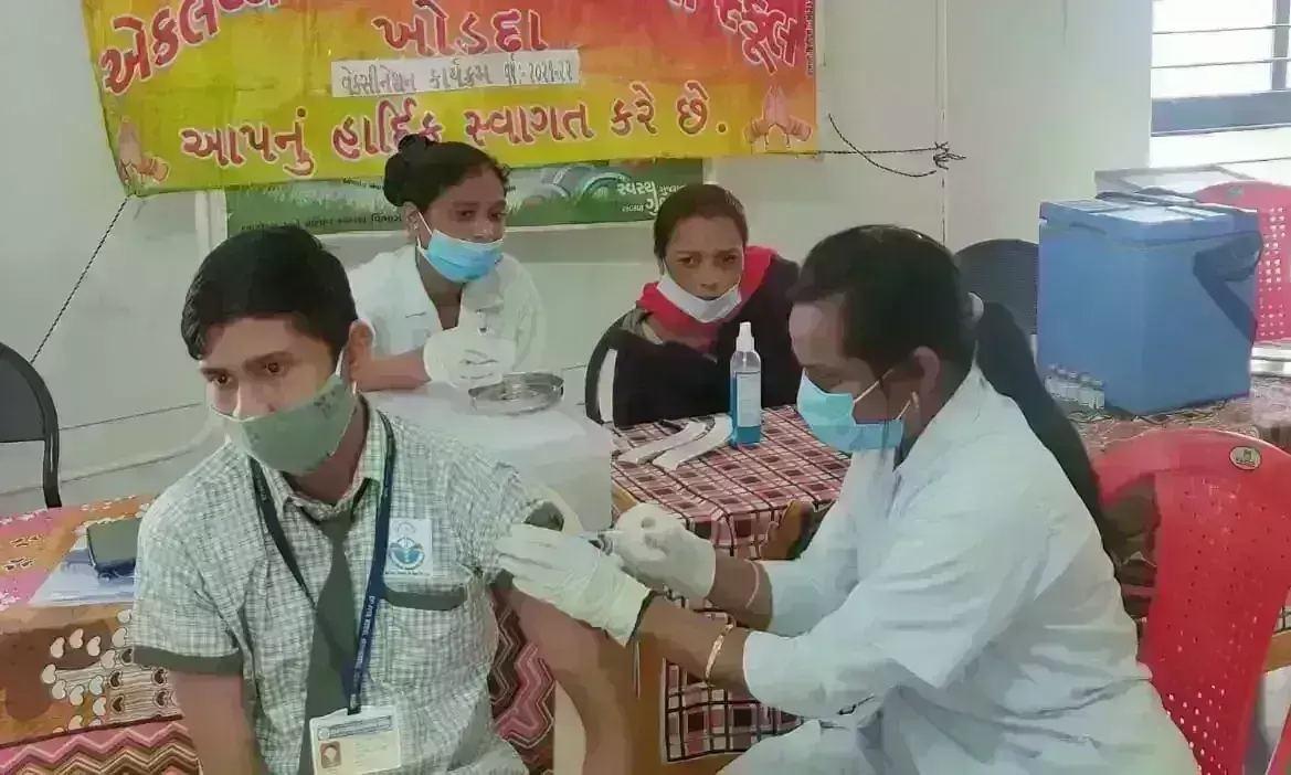 देश में 1 करोड़ बच्चों को लगा कोरोना टीका, स्वास्थ्य मंत्री ने दी बधाई