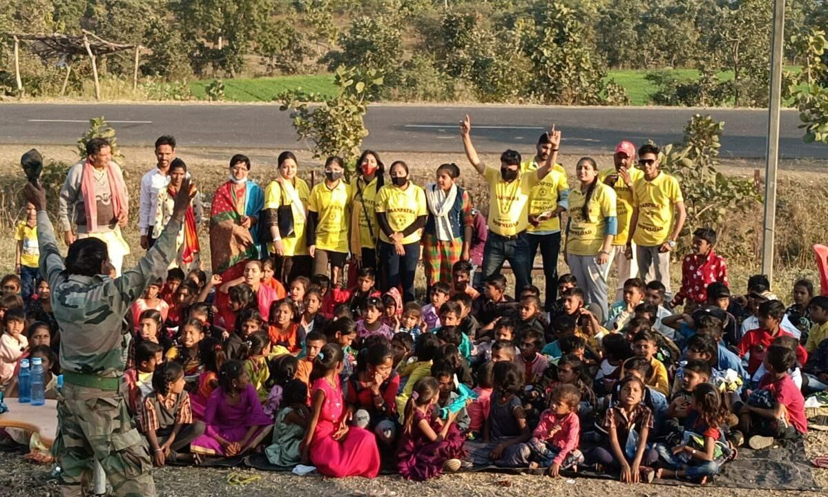 कोई भी गरीब परिवार ठंड से न हो परेशान इसलिए संस्था दानपात्र ने की अनूठी पहल कोई भी गरीब परिवार ठंड से न हो परेशान इसलिए संस्था दानपात्र ने की अनूठी पहल