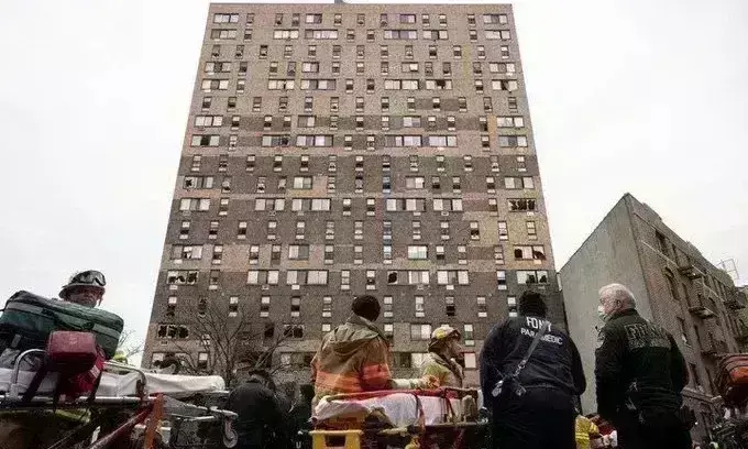 न्यूयॉर्क के एक अपार्टमेंट में लगी आग, 9 बच्चों समेत 19 लोगों की मौत
