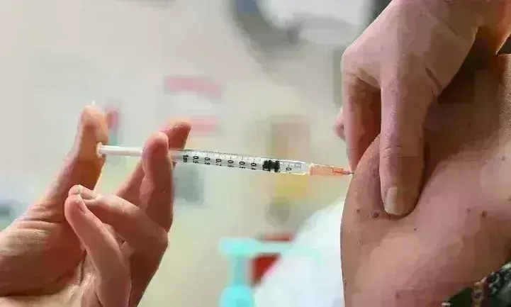 देश में टीकाकरण केंद्र रात 10 बजे तक खुलेंगे, केंद्र ने राज्यों को दिए निर्देश