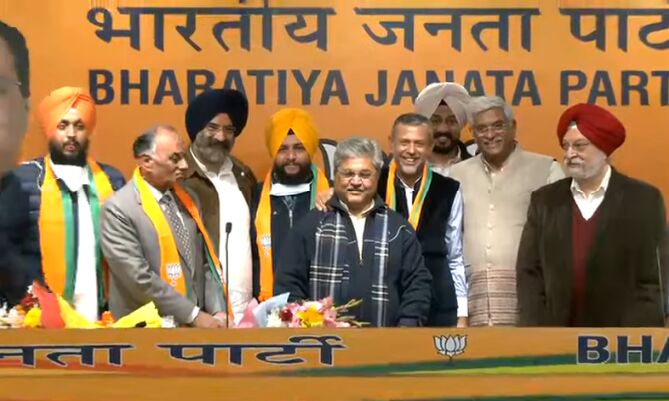 पंजाब में कांग्रेस को बड़ा झटका, पूर्व विधायक समेत कई दिग्गज भाजपा में शामिल