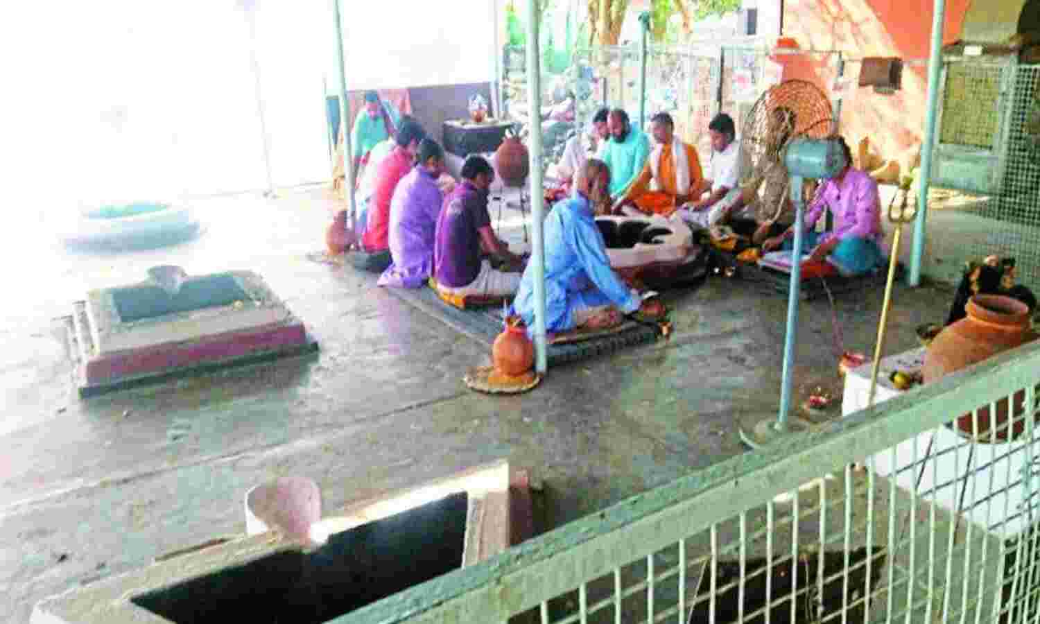 ग्वालियर का ये...मंदिर तंत्र साधना के लिए है प्रसिद्ध, जानिए क्या है विशेषता ग्वालियर का ये...मंदिर तंत्र साधना के लिए है प्रसिद्ध, जानिए क्या है विशेषता