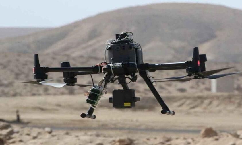 LOC के पास दिखा ड्रोन, गांववालों ने दी जानकारी, तलाशी अभियान शुरू LOC के पास दिखा ड्रोन, गांववालों ने दी जानकारी, तलाशी अभियान शुरू