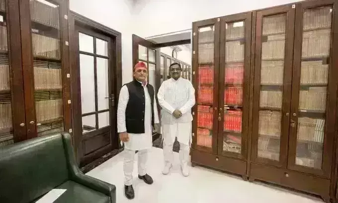 योगी का एक और मंत्री ने छोड़ा साथ, आयुष मंत्री धर्म सिंह सैनी ने दिया इस्तीफा