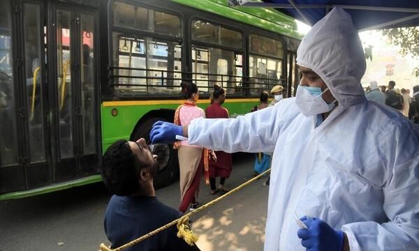 तीसरी लहर में पहली बार एक दिन में 2 लाख से अधिक मरीज मिले, 13.11 फीसदी हुई संक्रमण दर