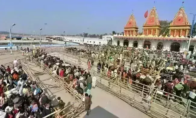 मकर संक्रांति पर लोगों ने लिया पर्व, गंगासागर में लगाई आस्था की डुबकी