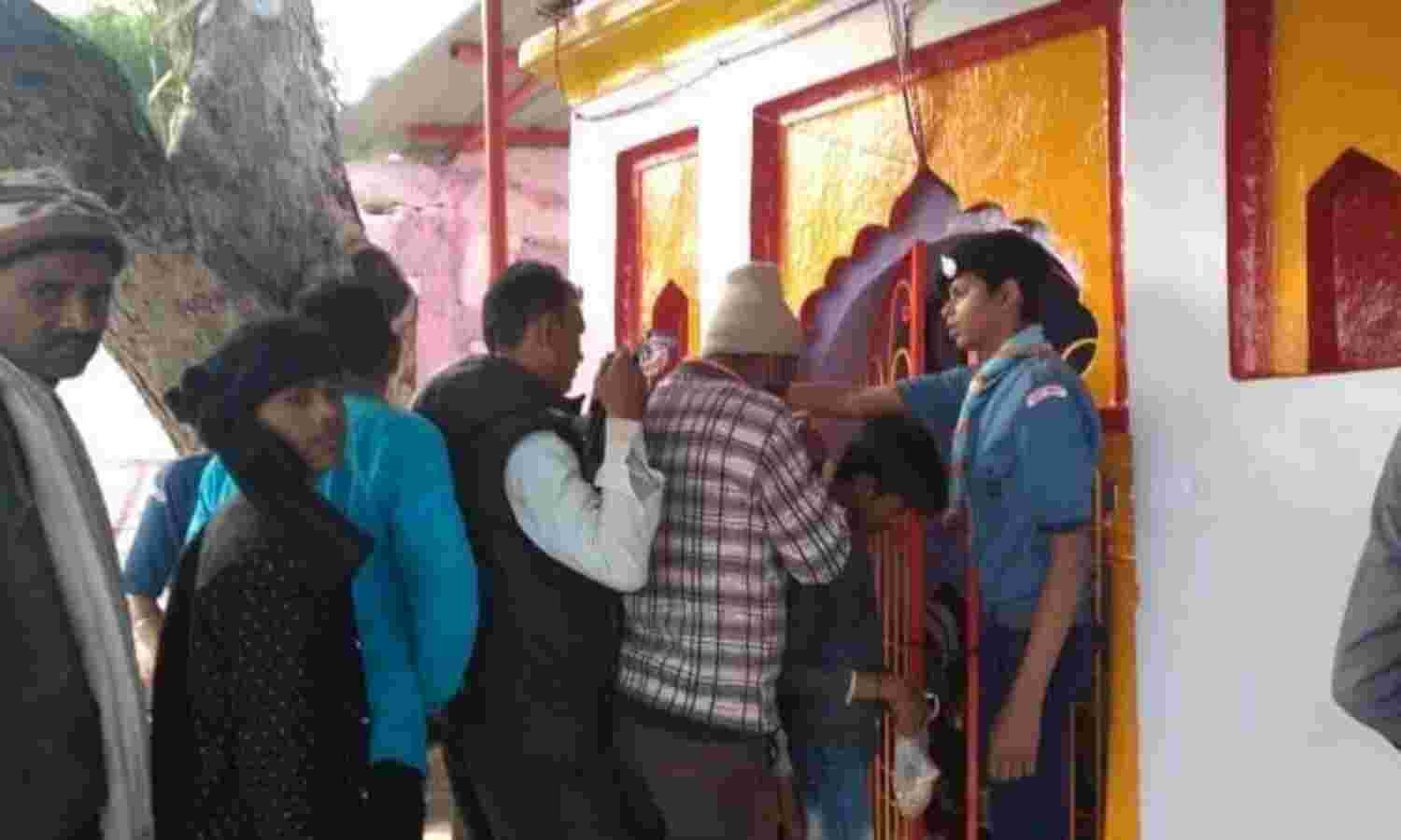 भूरागढ़ में लगा मेला, लोगों ने केन नदी में किया स्नान भूरागढ़ में लगा मेला, लोगों ने केन नदी में किया स्नान