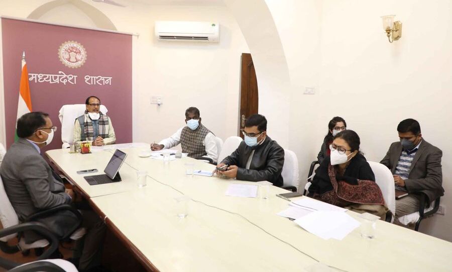 ओमिक्रोन की आक्रामकता कम, फिर भी सभी व्यवस्थाएं रहें चाक-चौबंदः शिवराज