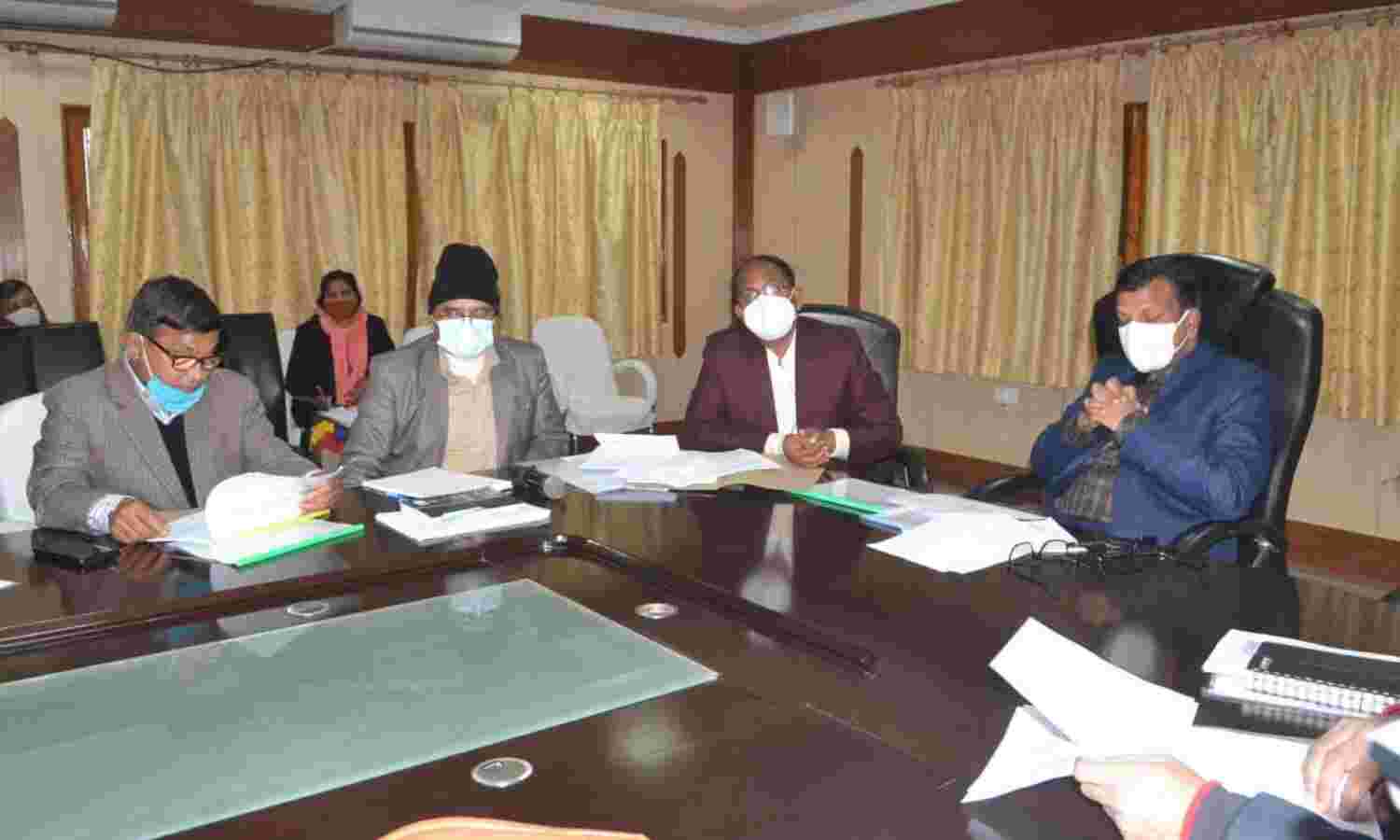 बांदा : प्रमुख सचिव ने विभिन्न योजनाओं की समीक्षा कर दिए निर्देश बांदा : प्रमुख सचिव ने विभिन्न योजनाओं की समीक्षा कर दिए निर्देश