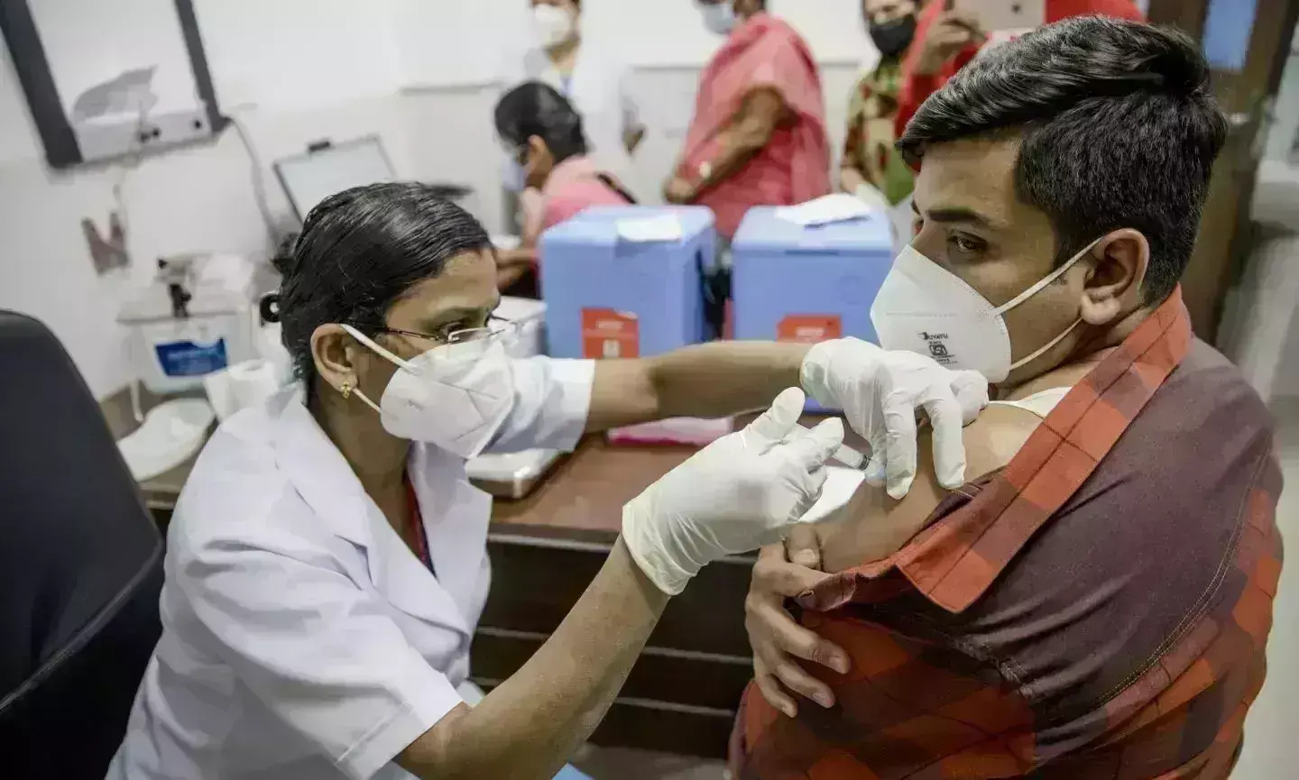 टीकाकरण का एक साल हुआ पूरा, प्रधानमंत्री ने कहा- महामारी के खिलाफ लड़ाई को मिली ताकत