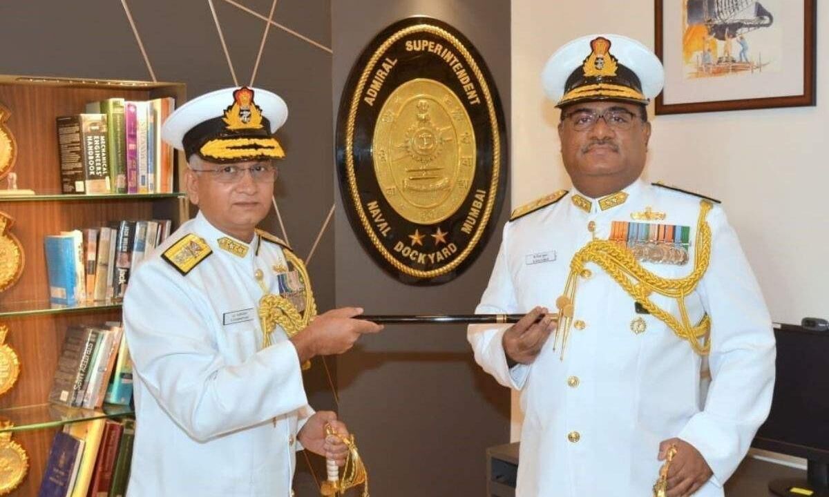 Indian Navy : रियर एडमिरल अरविंदन बने डॉकयार्ड एडमिरल अधीक्षक, संभाला कार्यभार