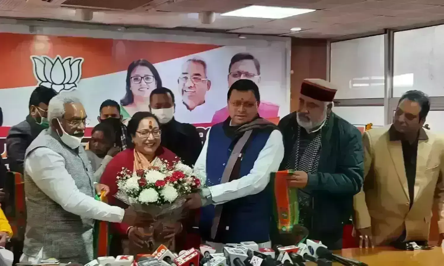 उत्तराखंड में कांग्रेस को झटका, महिला कांग्रेस अध्यक्ष भाजपा में शामिल