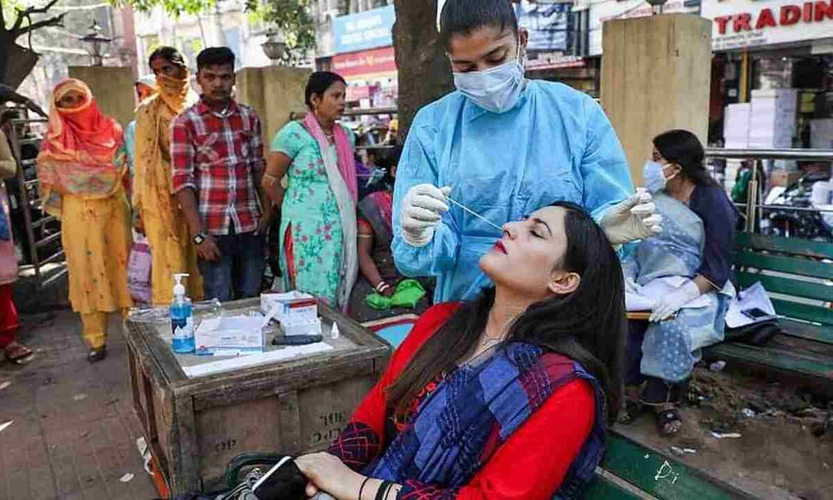 कोरोना संक्रमण की बढ़ी रफ्तार, इंदौर और भोपाल में तेजी से बढ़ रहे हैं नए मरीज