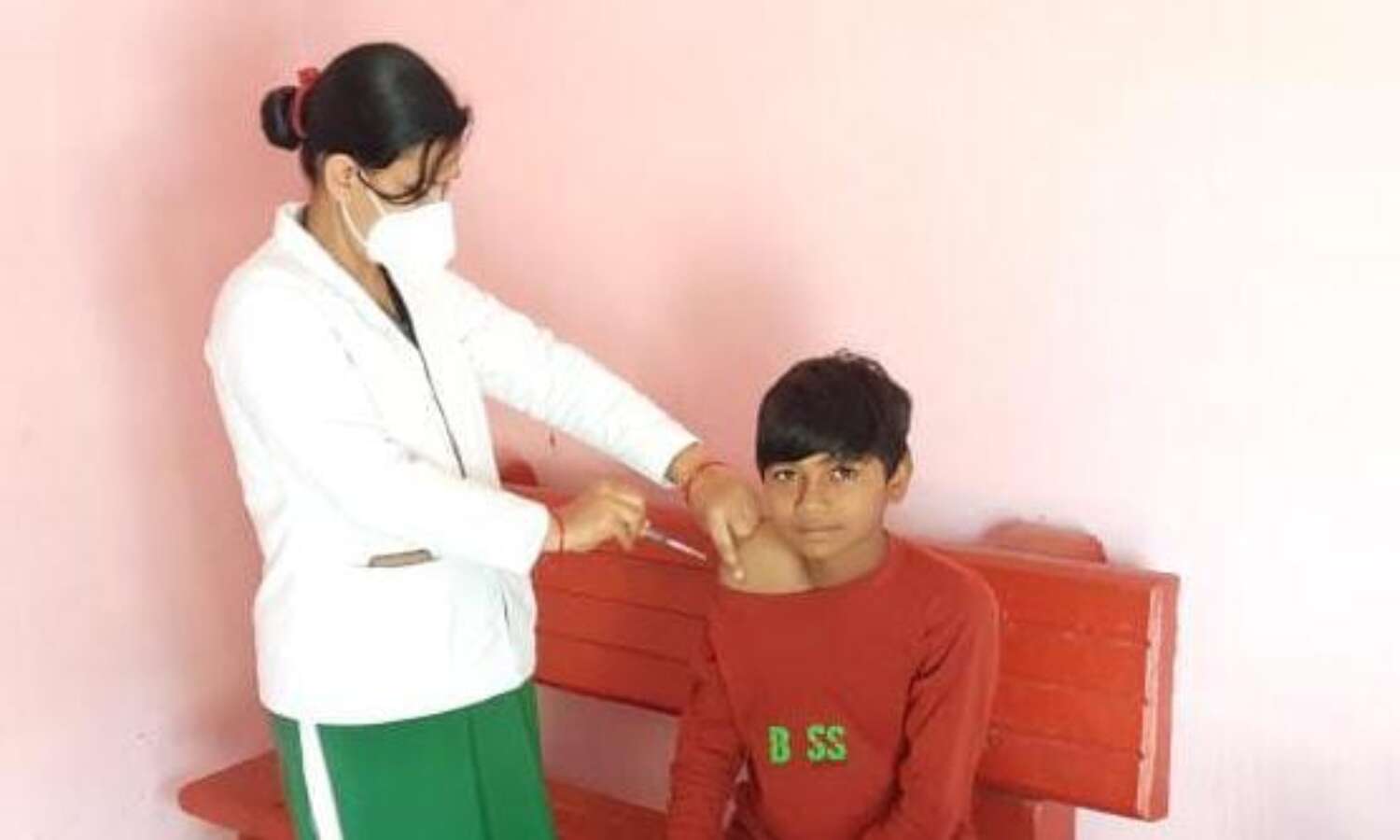 किशोरों के वैक्सीनेशन कार्य में आई गति, 33 लाख 60 हजार लग चुकी वैक्सीन