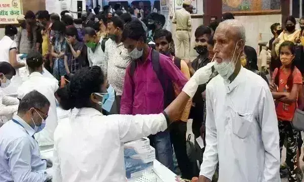 देश में तीसरी लहर हुई तेज, 24 घंटों में 3.17 लाख से अधिक नए मरीज मिले
