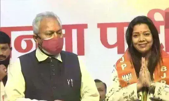 कांग्रेस की मैं लड़की हूं, लड़ सकती हूं अभियान की पोस्टर गर्ल भाजपा में शामिल कांग्रेस की मैं लड़की हूं, लड़ सकती हूं अभियान की पोस्टर गर्ल भाजपा में शामिल