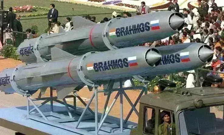 भारत ने ब्रह्मोस क्रूज मिसाइल का किया परीक्षण, एंटी-शिप और लैंड-अटैक में सक्षम