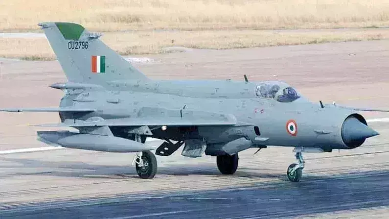 मिग विमानों को ढोते रहना क्यों है भारतीय वायुसेना की मजबूरी ?